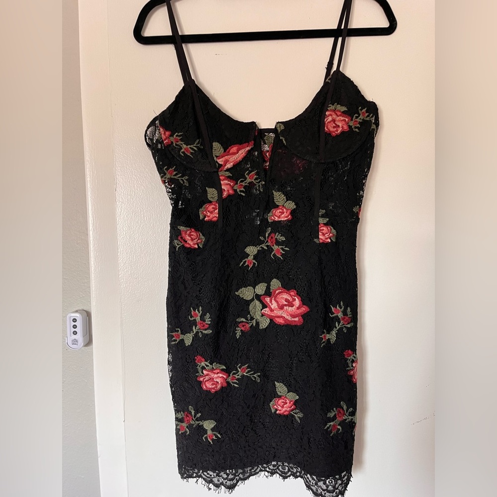 Tobi Mini Dress Black Lace with Rose Print L